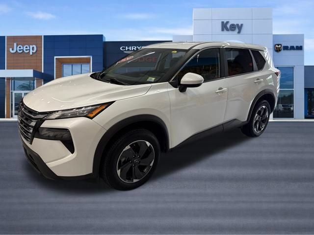 Used 2024 Nissan Rogue SV AWD/4WD image 2