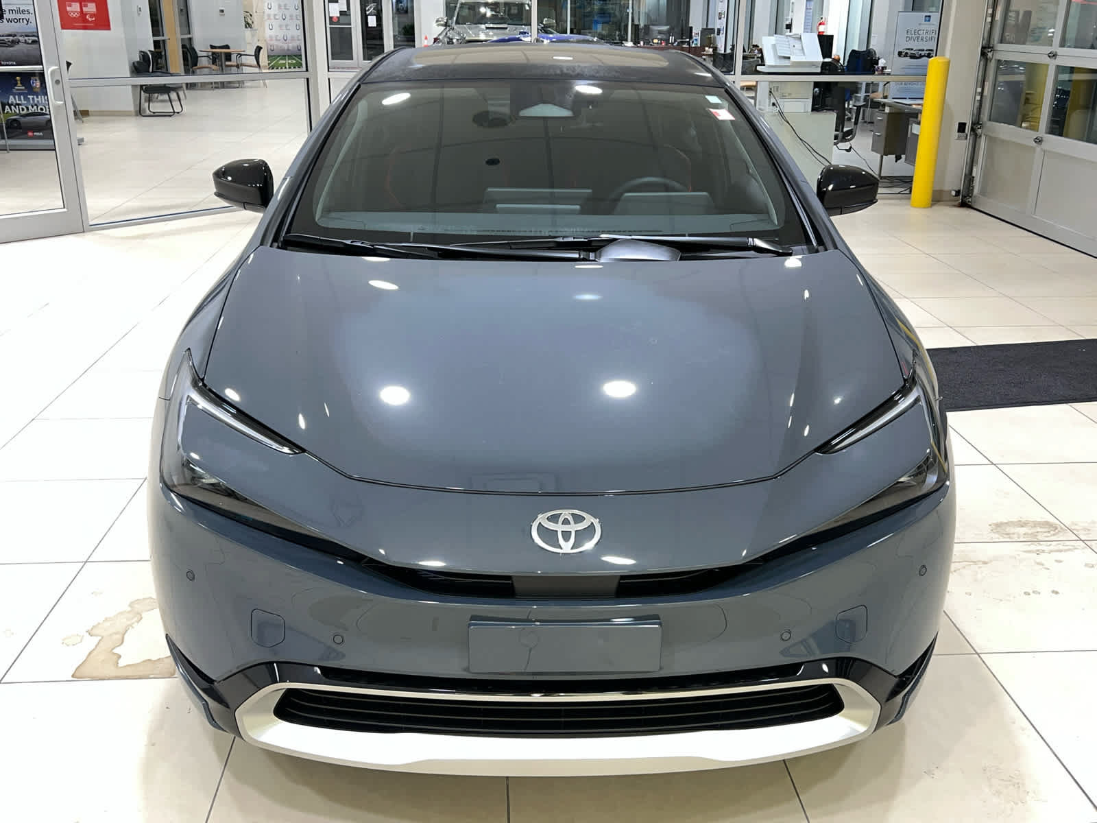New 2026 Toyota Prius Plug-In Hybrid FWD image 3
