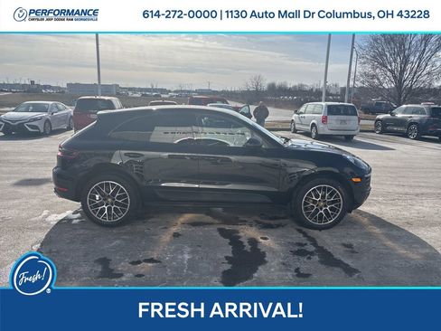 Used 2017 Porsche Macan Base image 3