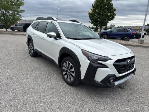 Certified 2025 Subaru Outback Touring AWD/4WD image 6