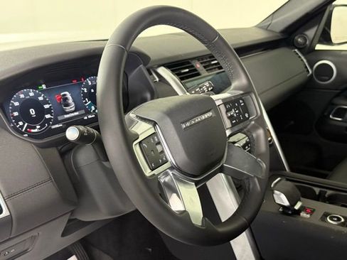 Certified 2025 Land Rover Discovery S AWD/4WD image 17