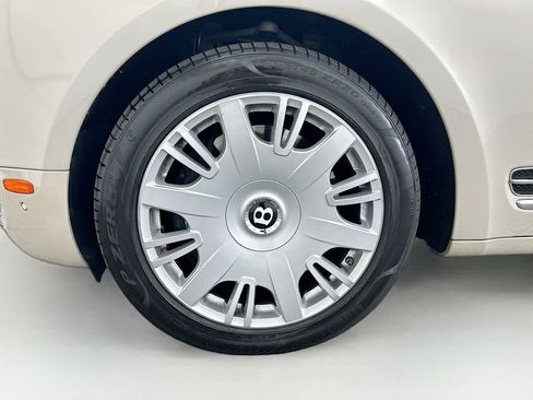Used 2016 Bentley Mulsanne image 30
