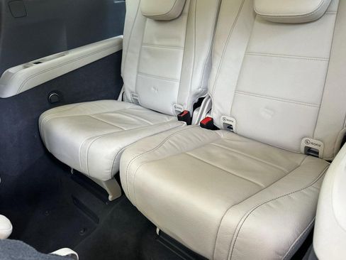 Used 2020 Mercedes-Benz GLS 580 4MATIC image 35