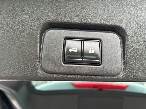 Certified 2023 Nissan Rogue SL w/ SL Premium Package FWD image 29