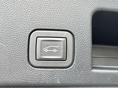 Certified 2025 Chevrolet Equinox ACTIV w/ Convenience Package III AWD/4WD image 32