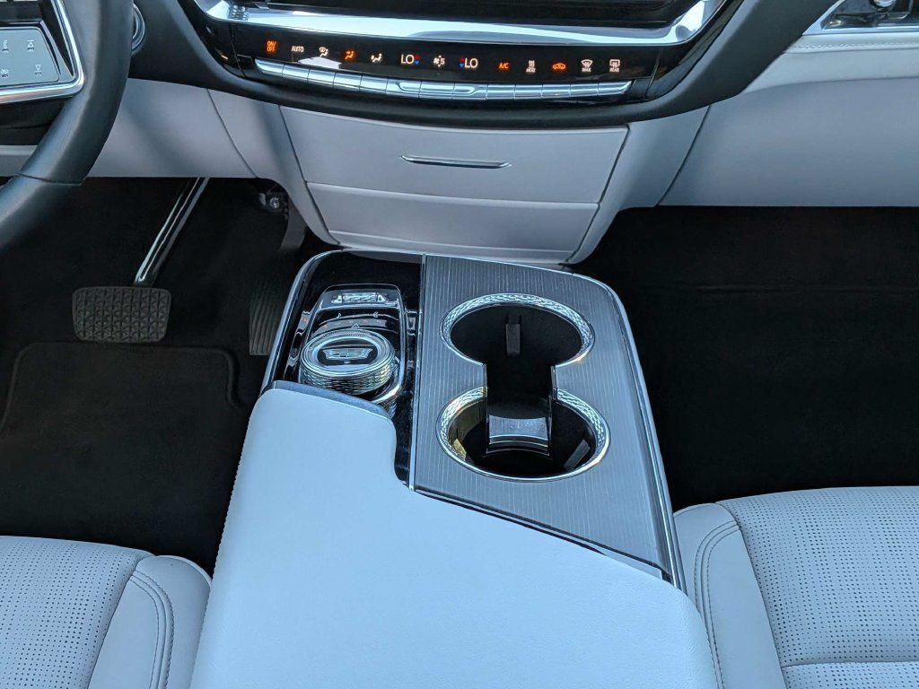 Certified 2024 Cadillac Lyriq Luxury RWD image 21