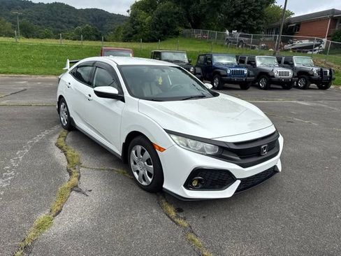 Used 2018 Honda Civic Sport image 2