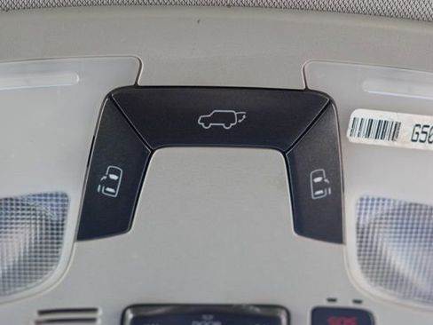 Used 2020 Toyota Sienna SE image 36