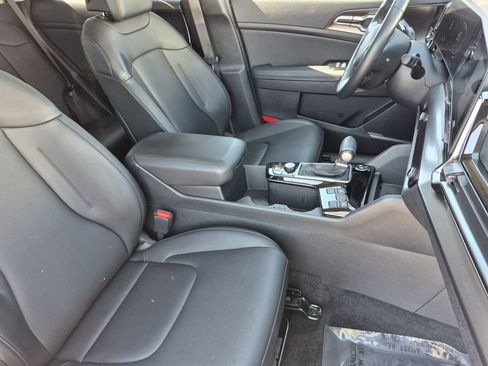 Used 2024 Kia Sportage EX AWD/4WD image 17