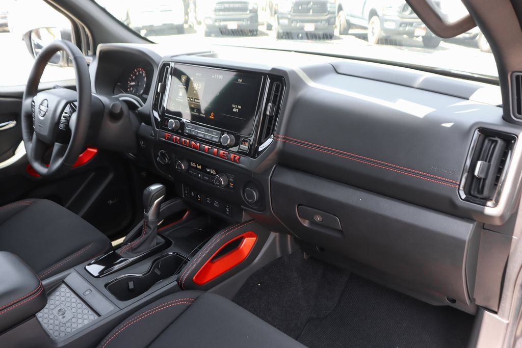 Used 2025 Nissan Frontier PRO-4X w/ Pro Convenience Package AWD/4WD image 40