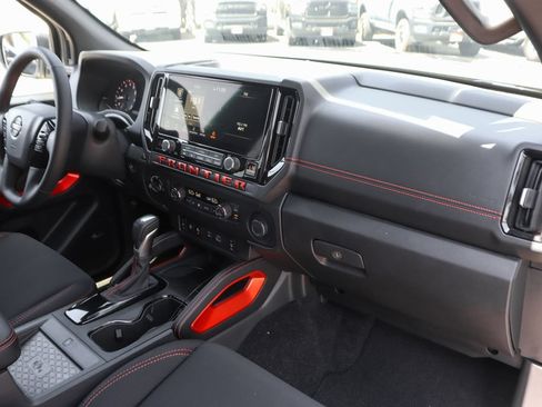 Used 2025 Nissan Frontier PRO-4X w/ Pro Convenience Package AWD/4WD image 40