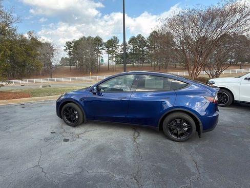Used 2023 Tesla Model Y Long Range image 16