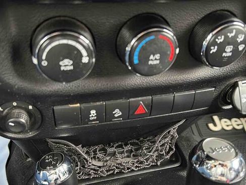 Used 2013 Jeep Wrangler Unlimited Sport image 19