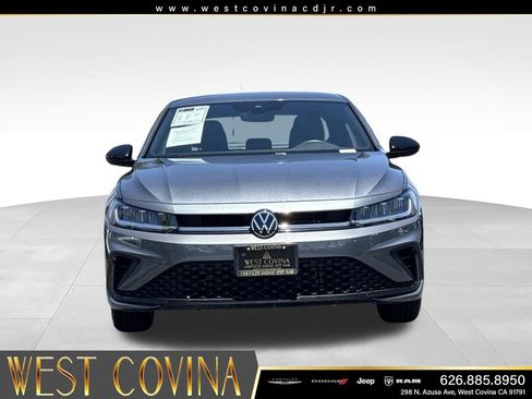 Used 2025 Volkswagen Jetta Sport FWD image 3