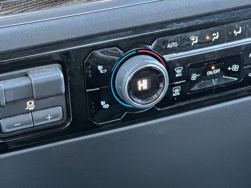 Used 2023 Chevrolet Silverado 1500 LT Trail Boss w/ Protection Package image 29