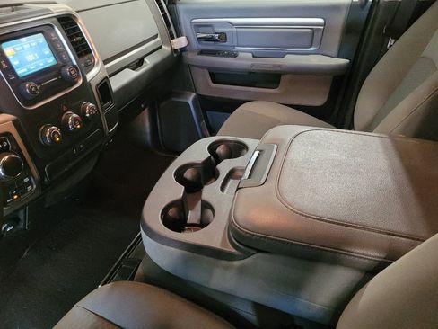 Used 2020 RAM 1500 Classic SLT AWD/4WD image 26
