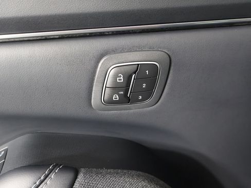 Used 2025 Ford Mustang Mach-E Premium AWD/4WD image 39