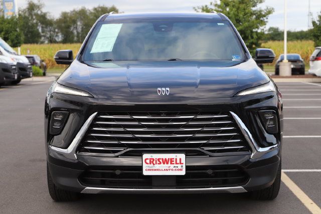 Used 2025 Buick Enclave Preferred AWD/4WD image 5