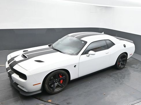 Used 2017 Dodge Challenger SRT Hellcat image 36