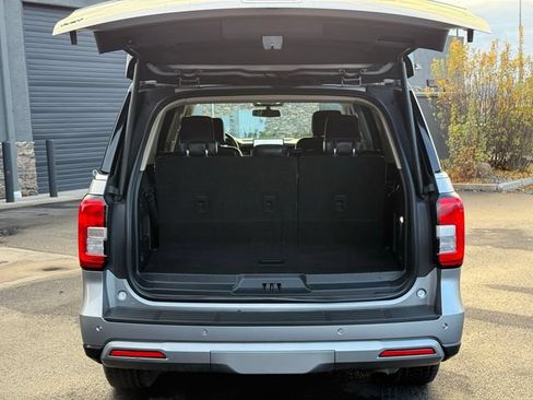 Used 2024 Ford Expedition XLT AWD/4WD image 6