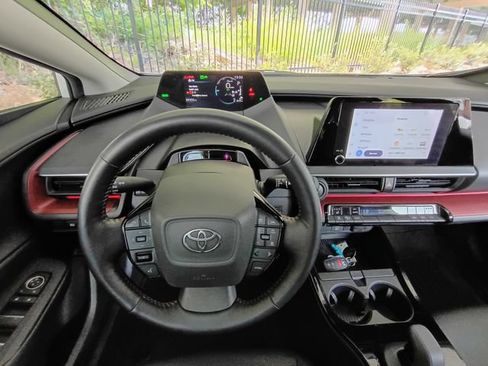 Used 2023 Toyota Prius Prime FWD image 32