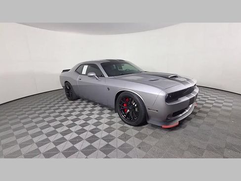 Used 2016 Dodge Challenger SRT Hellcat RWD image 34