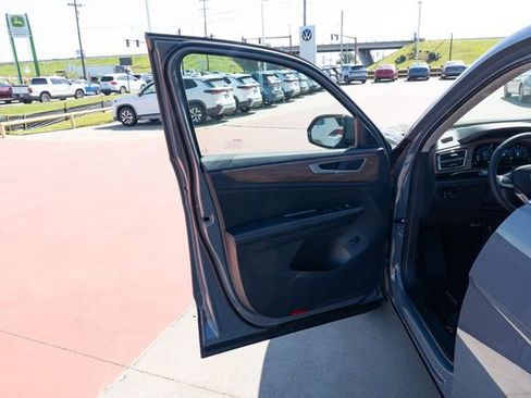 New 2026 Volkswagen Atlas SE image 13