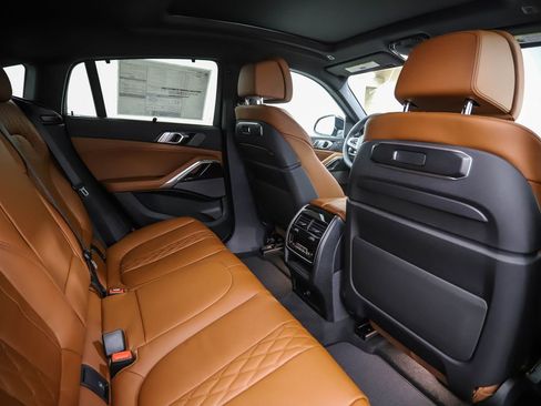 New 2026 BMW X6 xDrive40i w/ Executive Package image 27