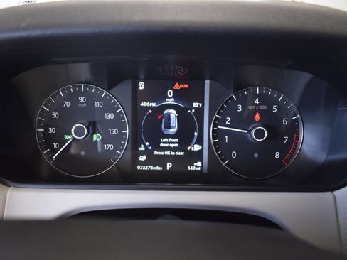 Used 2018 Land Rover Range Rover Velar S image 39