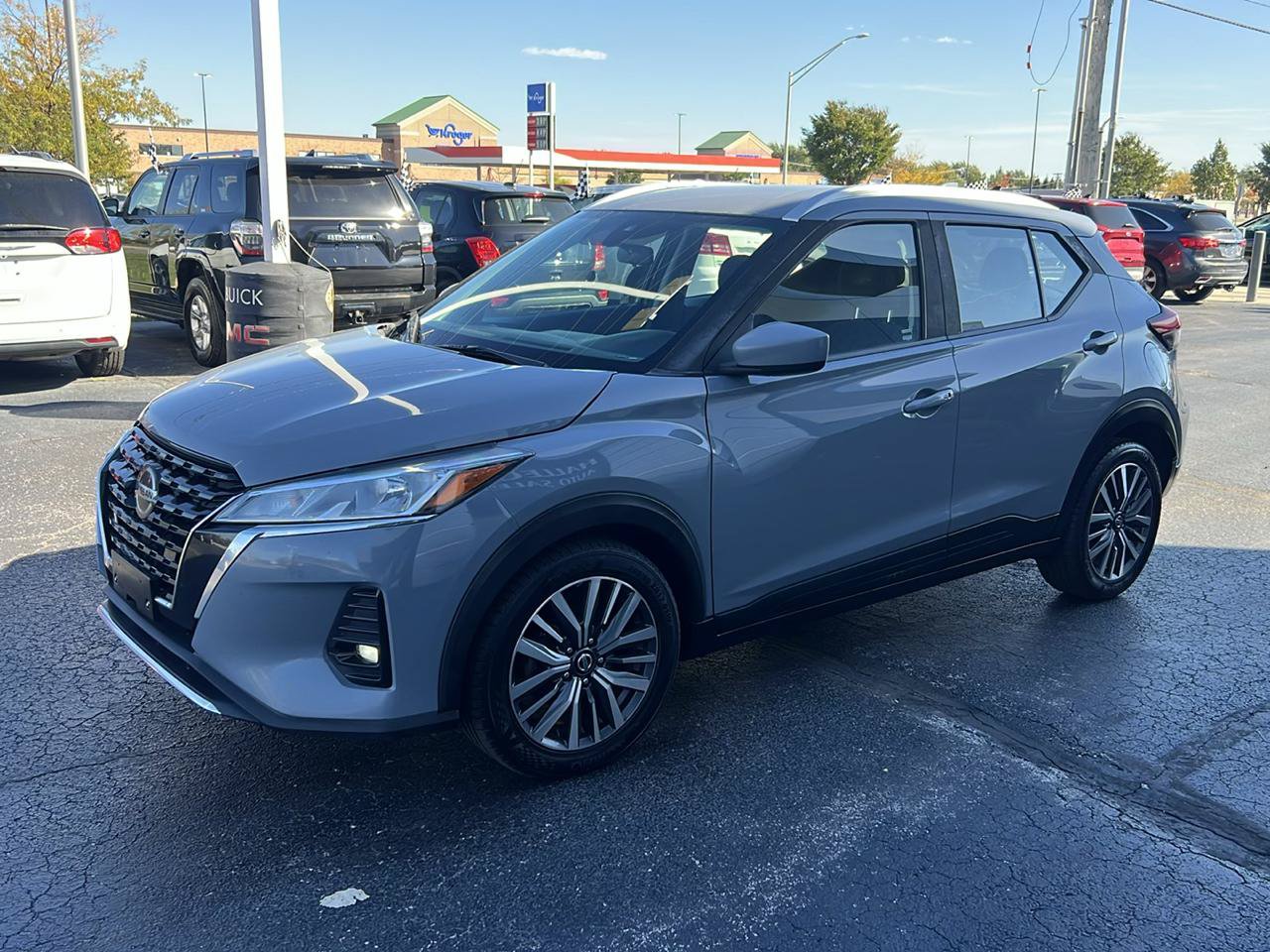 Used 2021 Nissan Kicks SV FWD image 2