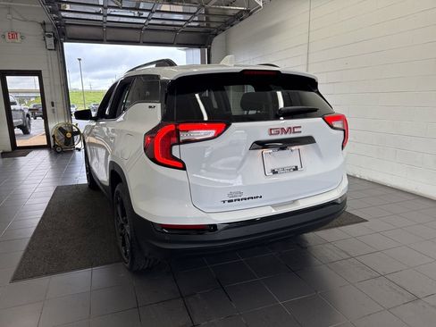 Used 2024 GMC Terrain SLT w/ Tech Package FWD image 6