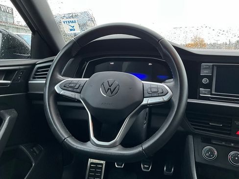 Used 2023 Volkswagen Jetta Sport image 18