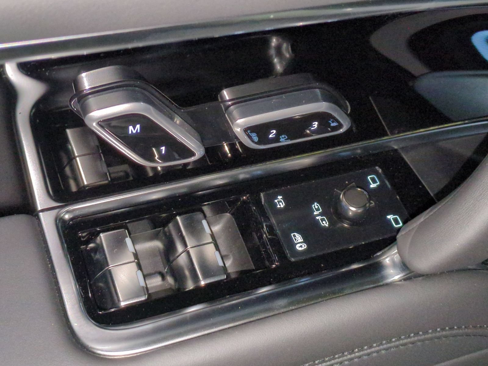 New 2026 Land Rover Range Rover SE AWD/4WD image 12