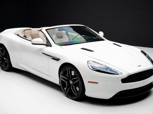 Used 2016 Aston Martin DB9 GT image 43