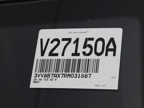 Certified 2024 Volkswagen Tiguan SE R-Line AWD/4WD image 25