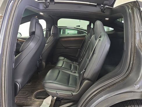 Used 2018 Tesla Model X 100D image 3
