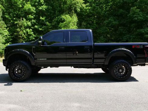 Used 2018 Ford F250 Lariat w/ Lariat Ultimate Package AWD/4WD image 32
