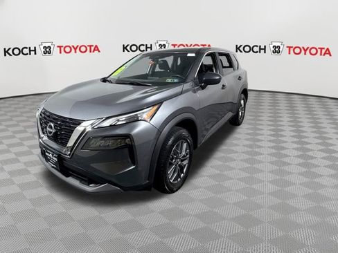 Used 2023 Nissan Rogue S image 4