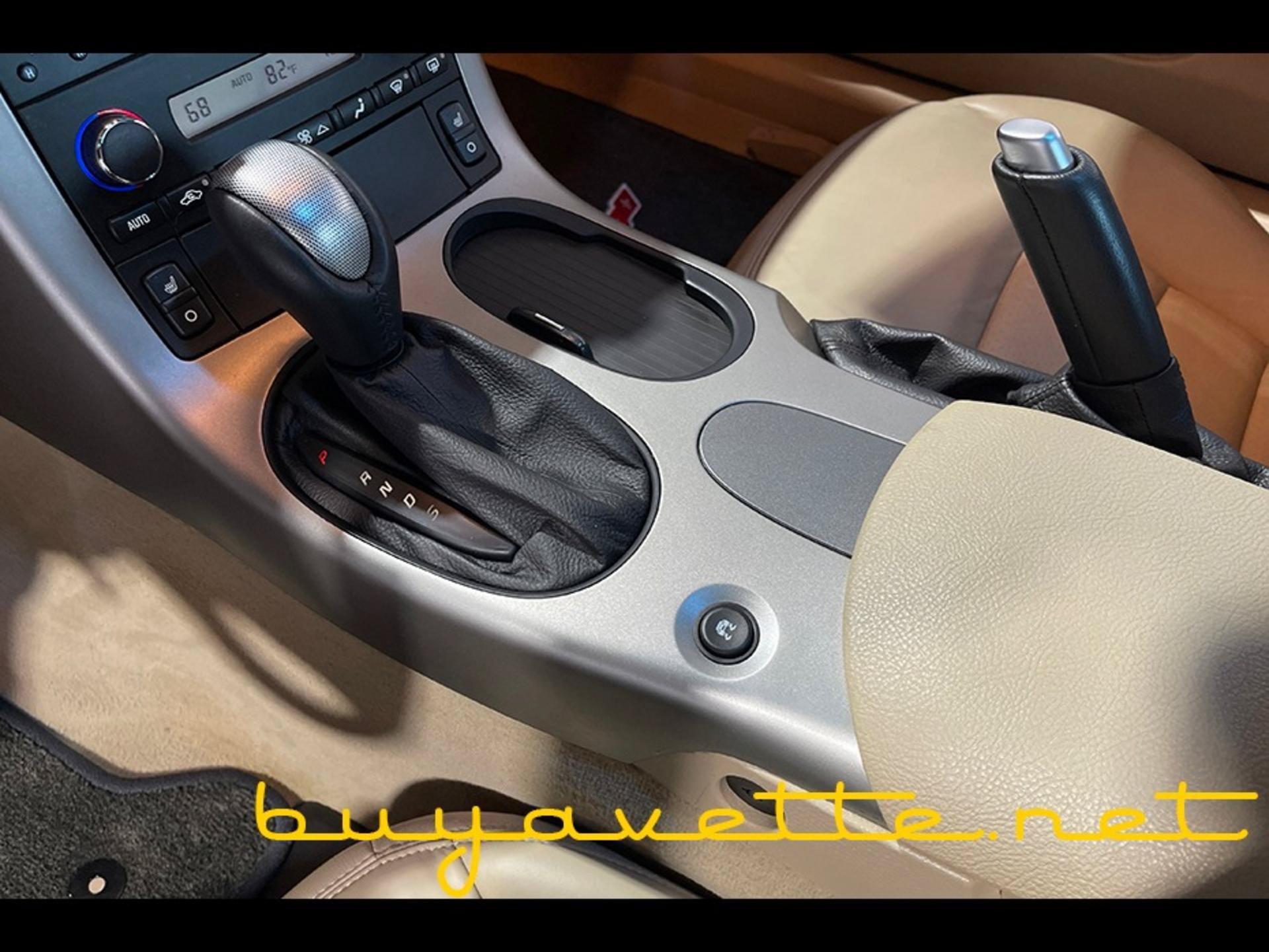Used 2006 Chevrolet Corvette Coupe w/ Preferred Equipment Group RWD image 19