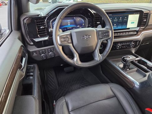 Used 2025 Chevrolet Silverado 1500 RST image 6