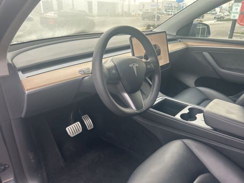 Used 2022 Tesla Model Y Performance image 19
