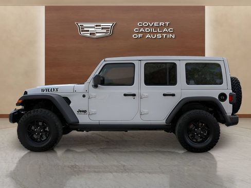 Used 2025 Jeep Wrangler Unlimited Sport AWD/4WD image 2