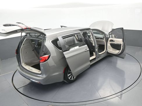 Used 2022 Chrysler Pacifica Touring-L FWD image 72