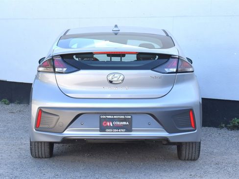 Used 2022 Hyundai Ioniq Limited FWD image 4