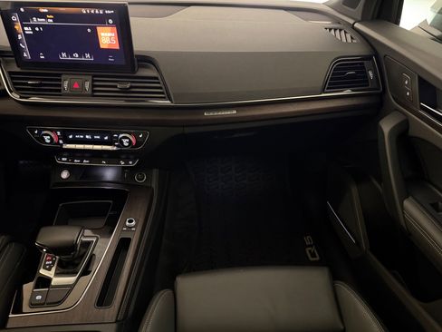 Used 2023 Audi Q5 2.0T Premium Plus w/ Premium Plus Package AWD/4WD image 32