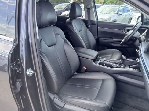 Used 2025 Kia Sorento S w/ Panoramic Sunroof Package FWD image 19