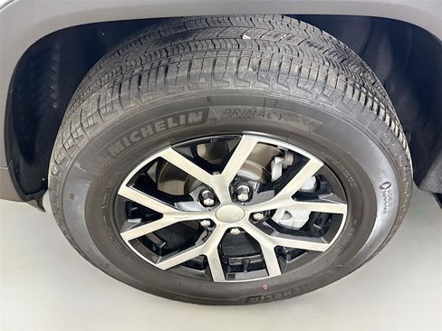 Used 2023 Jeep Grand Cherokee Limited w/ Trailer Tow Prep Group (B) AWD/4WD image 31