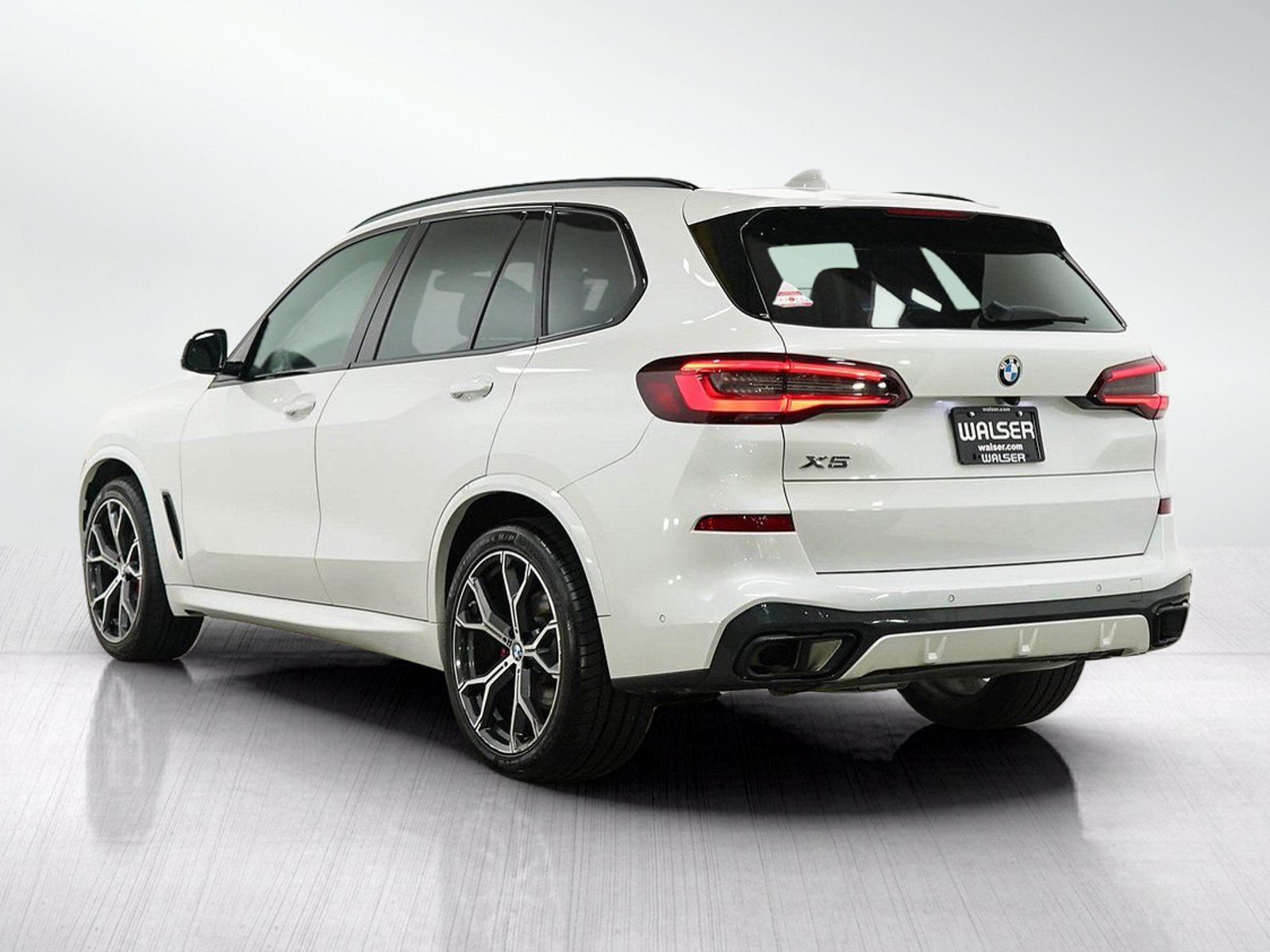 Used 2022 BMW X5 xDrive40i AWD/4WD image 3
