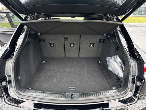 Used 2023 Porsche Macan Turbo AWD/4WD image 12
