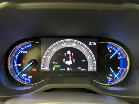 Used 2019 Toyota RAV4 XSE w/ XSE Weather Package AWD/4WD image 16